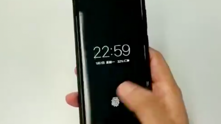 смартфон с интегрированным в экран датчиком отпечатков пальцев