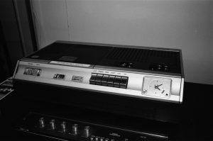 технологии второй половины 20 века: Philips N1500 VCR