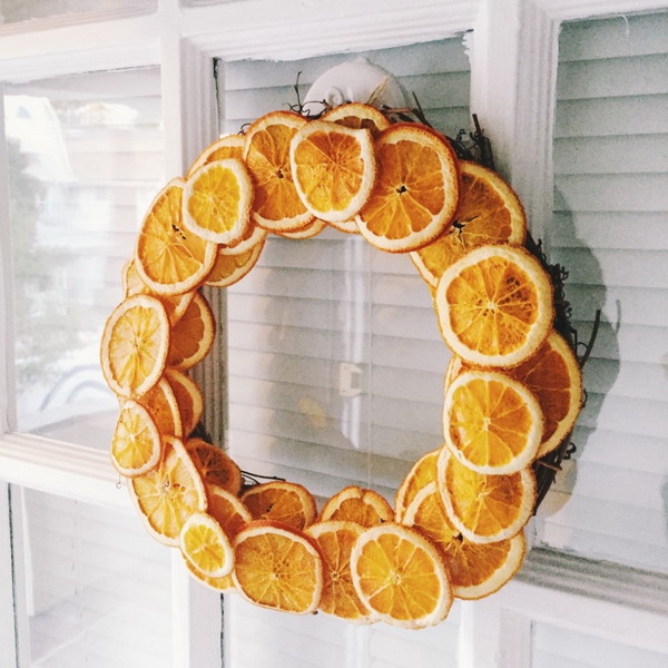 новогодний венок из апельсинов