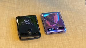 Galaxy Z Flip и Motorola Razr